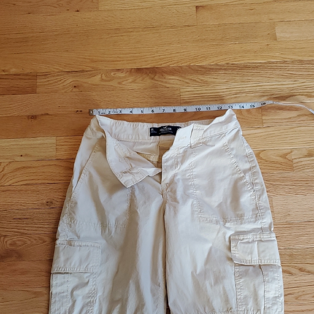 Hollister Cream High-Rise Baggy Pants - Picture 1 of 7